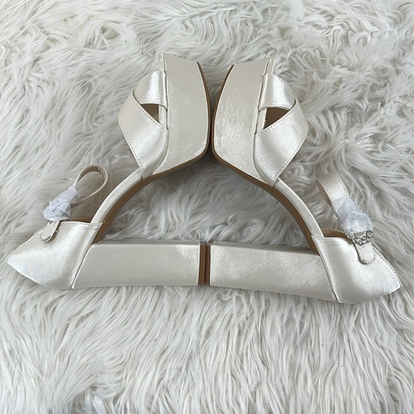 LULUS Crushest White Satin Rhinestone Ankle-Strap Chunky Heels Size 8 NEW - Picture 10 of 16
